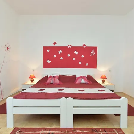 Stjepan 725 Apartment
